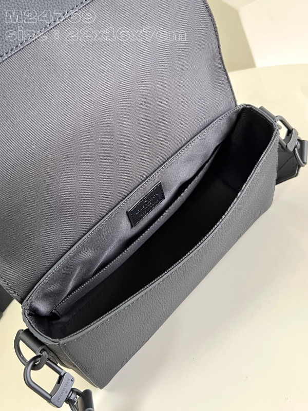 l**is V*t*n takeoff messenger pm-22*16.5*7cm