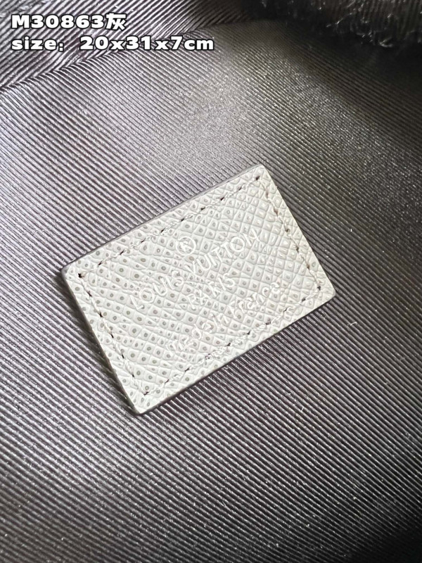 l**is V*t*n avenue slingbag nm-31*20*7cm