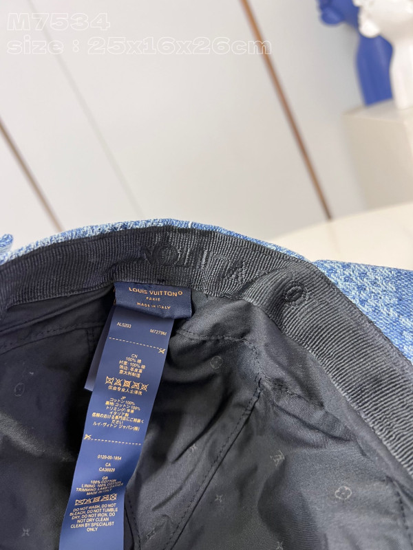 l**is V*t*n damier denim 3d cap