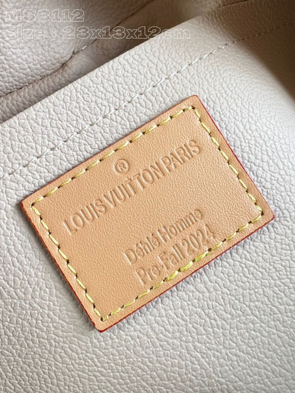 l**is V*t*n locker dopp kit bag-23*13*12cm