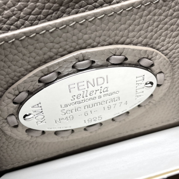 F**di peekaboo iseeu petite-20x11x15cm