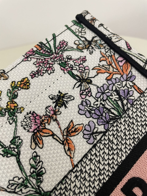 medium D*or book tote-36*18*28cm