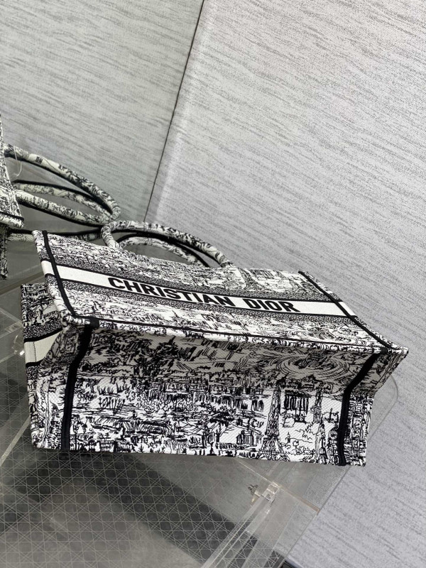 medium D*or book tote-36*18*28cm