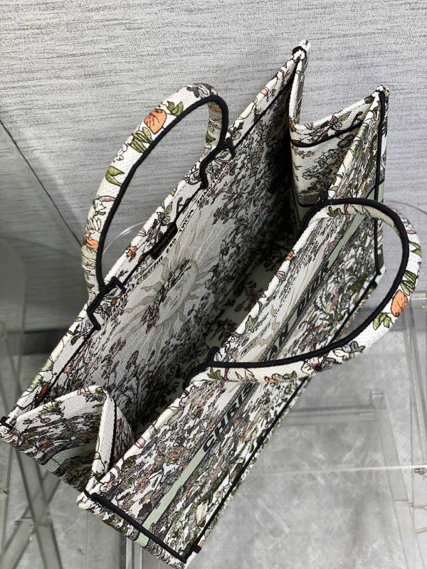 large D*or book tote-42*35*18.5cm