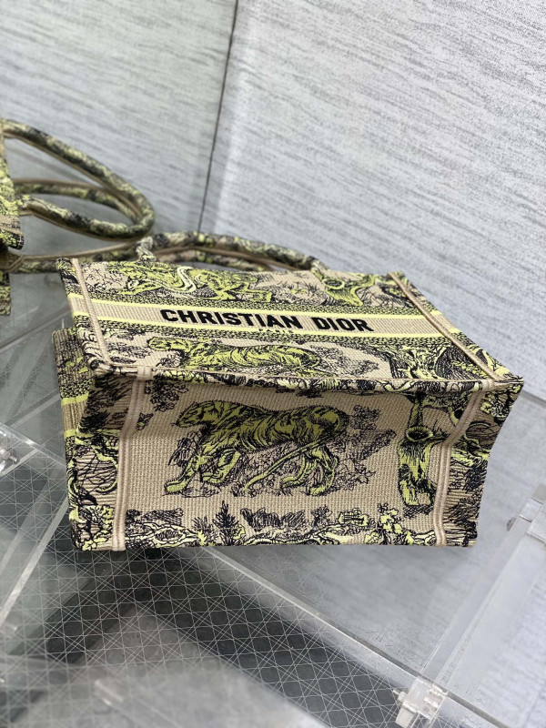 small D*or book tote-26cm