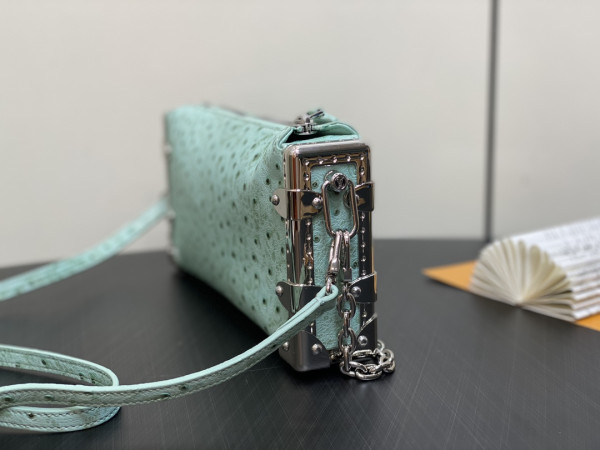 l**is V*t*n slim trunk-23*12*4cm