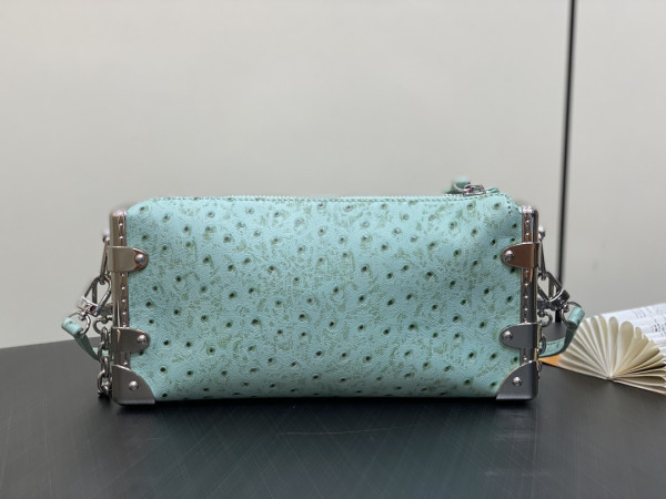 l**is V*t*n slim trunk-23*12*4cm