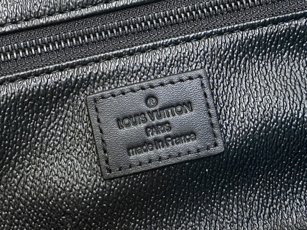 l**is V*t*n dopp kit toilet pouch-28*15*16.5cm