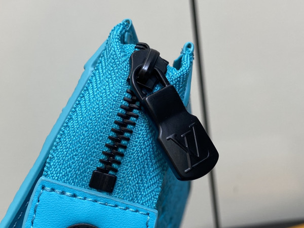 l**is V*t*n pochette voyage-27*21*6cm