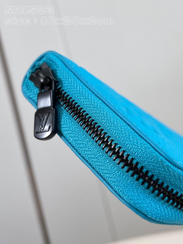 l**is V*t*n zippy wallet-10*20*2 cm