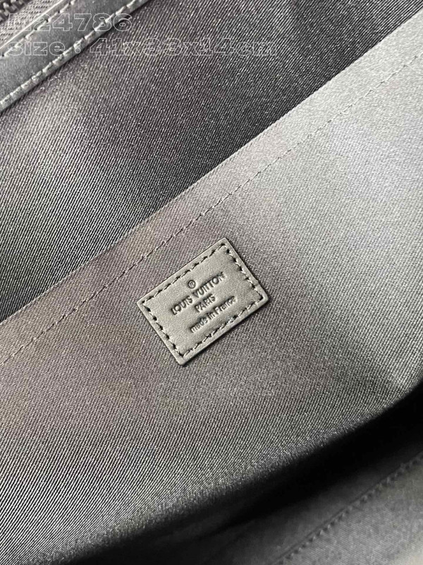 l**is V*t*n sac plat 24h-41*33*14cm