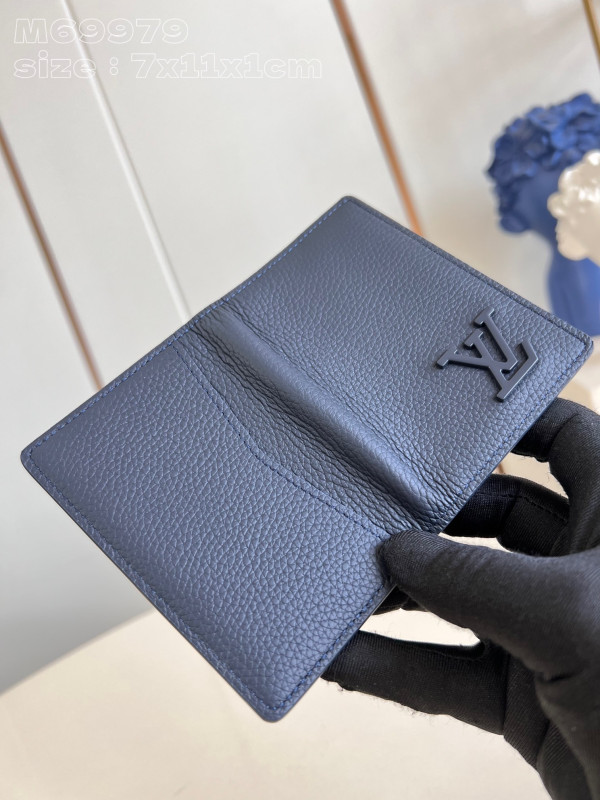 l**is V*t*n pocket organizer-7.5*11.1*1 cm