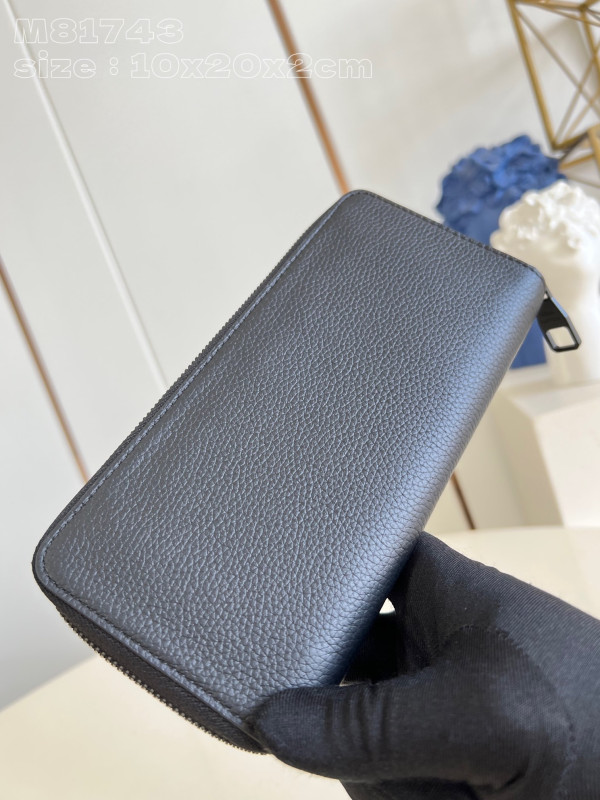 l**is V*t*n zippy wallet-10*20*2 cm