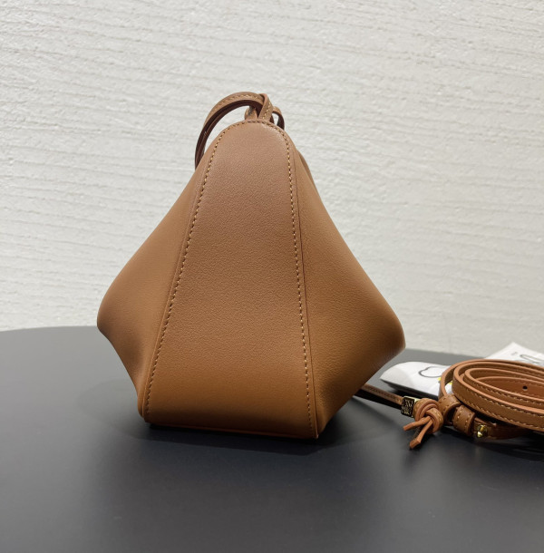 Loewe Hammock Hobo