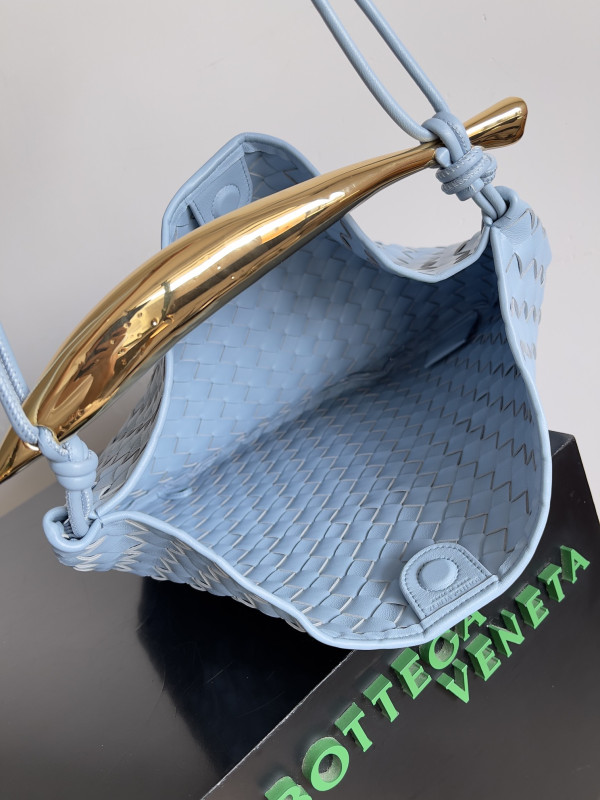 Bo*te*ga ve*ne*ta medium sardine