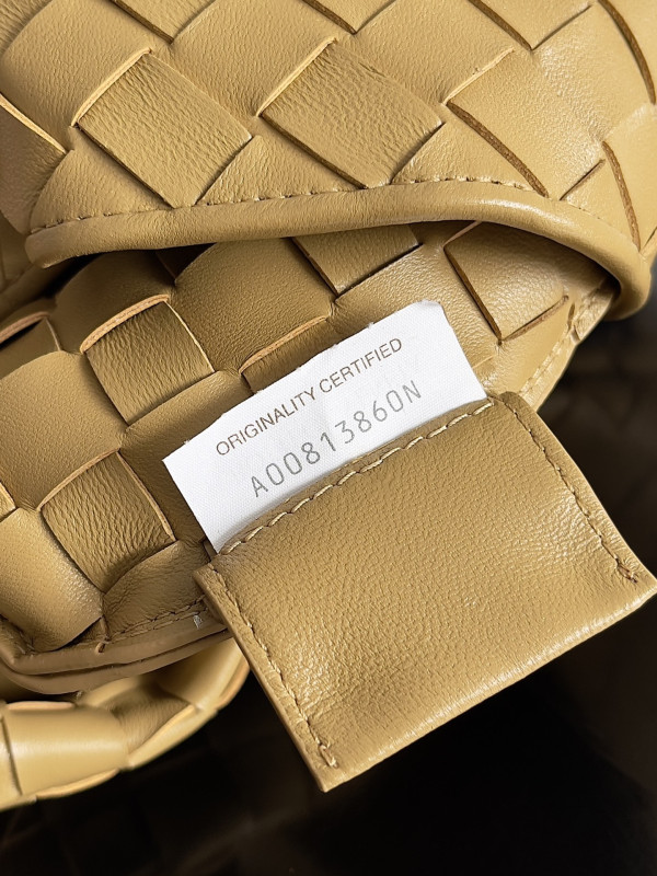 Bo*te*ga ve*ne*ta sardine with chain-33*20*4cm