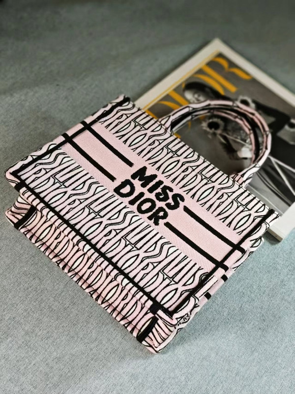 small D*or book tote-26cm