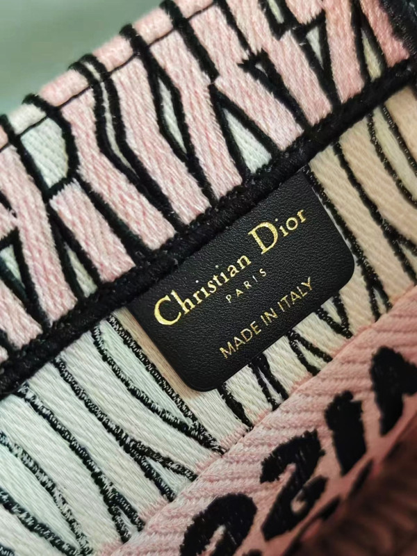 small D*or book tote-26cm