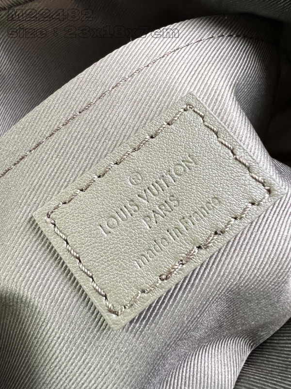 l**is V*t*n fastline messenger-23.5*18*7cm