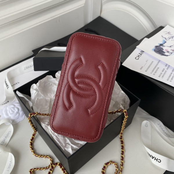 CL VANITY WITH CHAIN