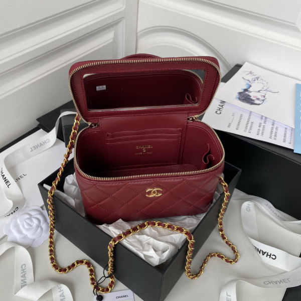 CL VANITY WITH CHAIN