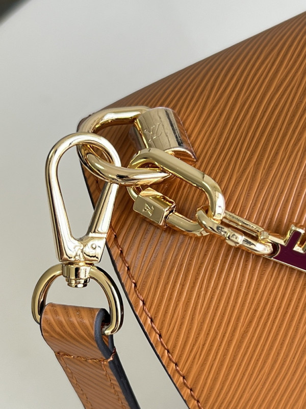 l**is V*t*n twist mm